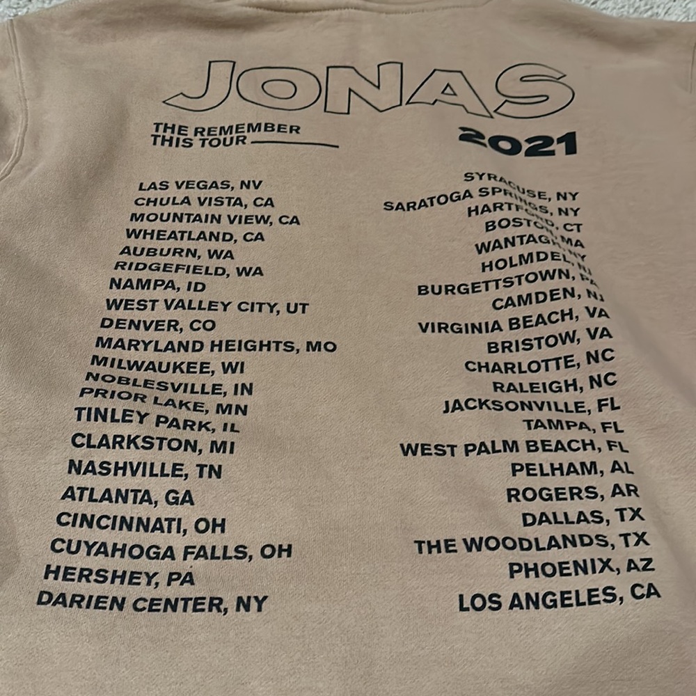 Jonas Brothers Remember This Tour 2021 Merch Sweatshirt Hoodie - Picture 4 of 5